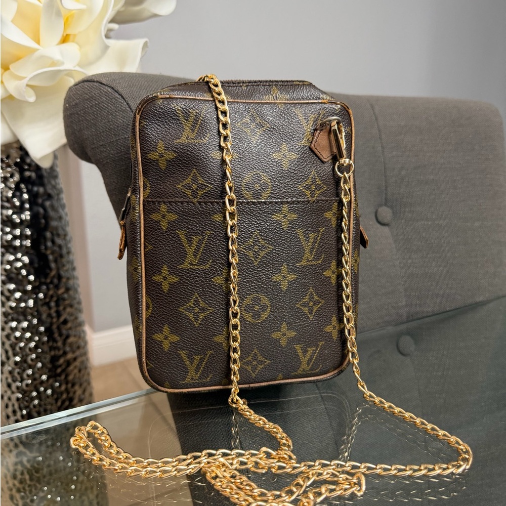 Louis Vuitton Monogram Crossbody with unbranded chain